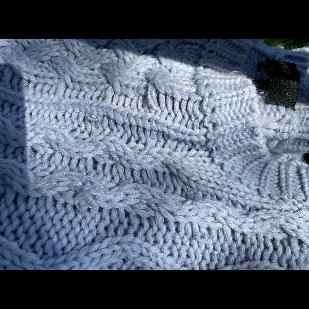 Sweater - Picture 4 of 4